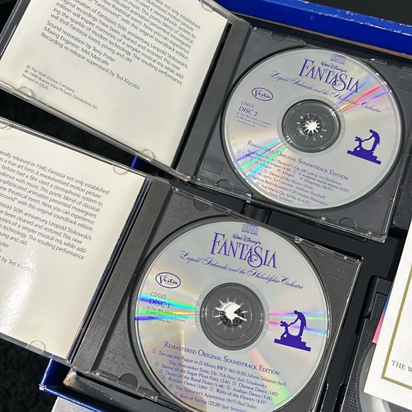Walt Disney's Fantasia Deluxe Collector's Edition Set VHS DVD BOOK Certificate - Picture 9 of 10